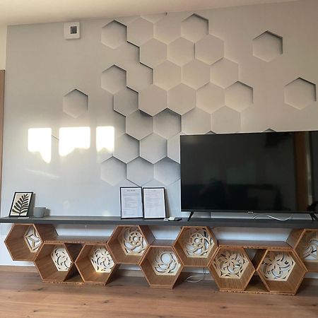 Hexagon Apartman Сегед Экстерьер фото